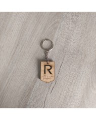 Llavero de Madera con Inicial Calada y Nombre Grabado