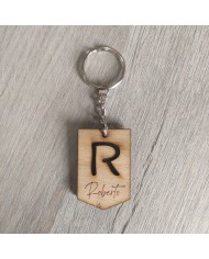 Llavero de Madera con Inicial Calada y Nombre Grabado