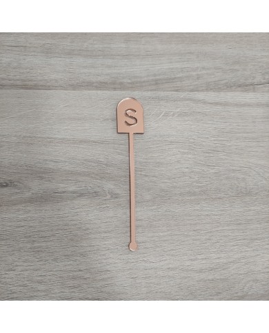 Agitador Medio Círculo con Inicial Calada