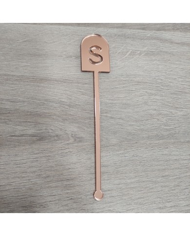 Agitador Medio Círculo con Inicial Calada