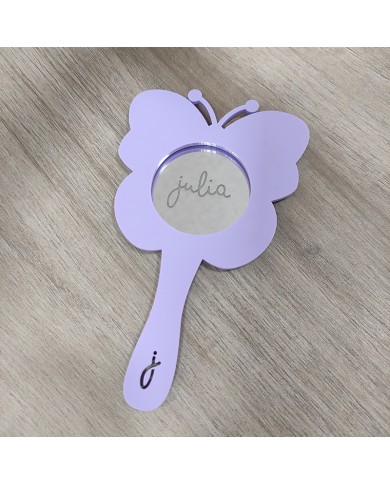 Espejo de Mano en forma de Mariposa con Nombre Grabado e Inicial Calada Espejo de Mano en forma de Mariposa con Nombre Grabado e Inicial Calada