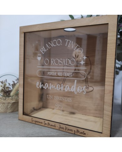 Hucha de Corchos - Blanco Tinto o Rosado porque nos tienes enamorados Hucha de Corchos - Blanco Tinto o Rosado porque nos tienes enamorados