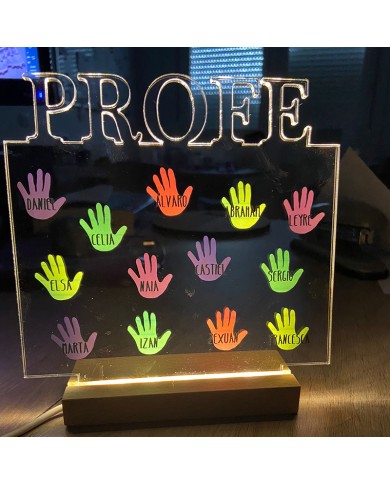 Lámpara para Profes con Nombres de Alumnos en Manos de Colores Lámpara para Profes con Nombres de Alumnos en Manos de Colores