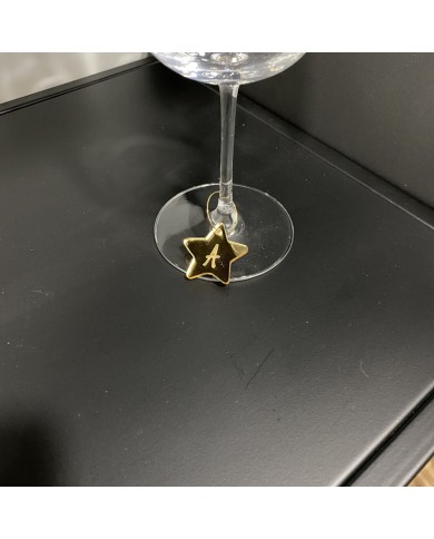 Identificador de Copa de Estrella con Inicial Grabada Identificador de Copa de Estrella con Inicial Grabada