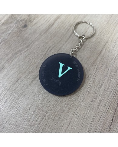 Llavero Coordenadas con Inicial en Vinilo