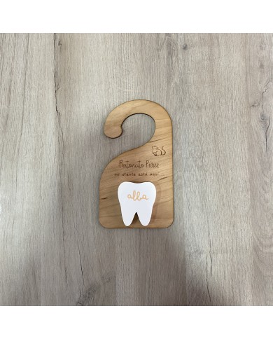 Percha Ratoncito Pérez con Guarda Dientes Percha Ratoncito Pérez con Guarda Dientes