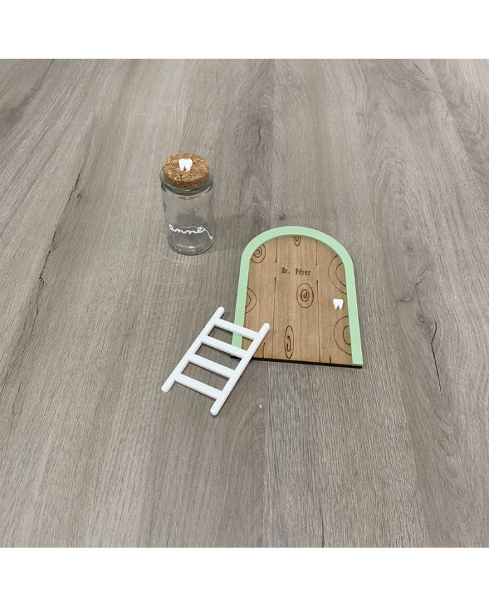 Puerta con Escalera para El Ratoncito Pérez y Bote con Nombre para Diente