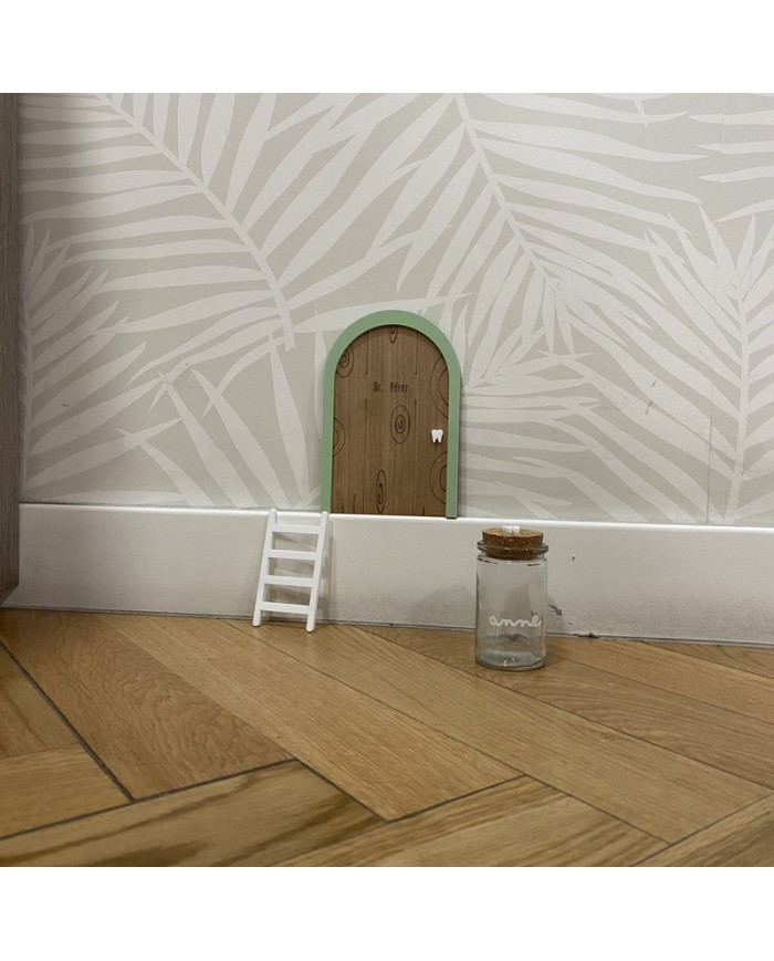 Puerta con Escalera para El Ratoncito Pérez y Bote con Nombre para Diente