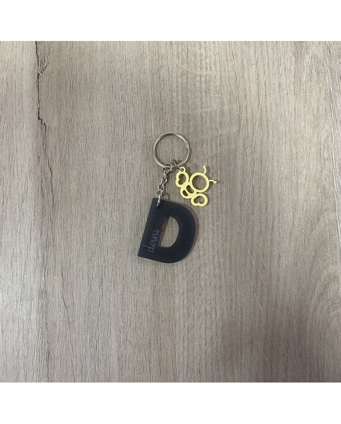 Llavero Inicial con Nombre Grabado y Colgante de Abeja