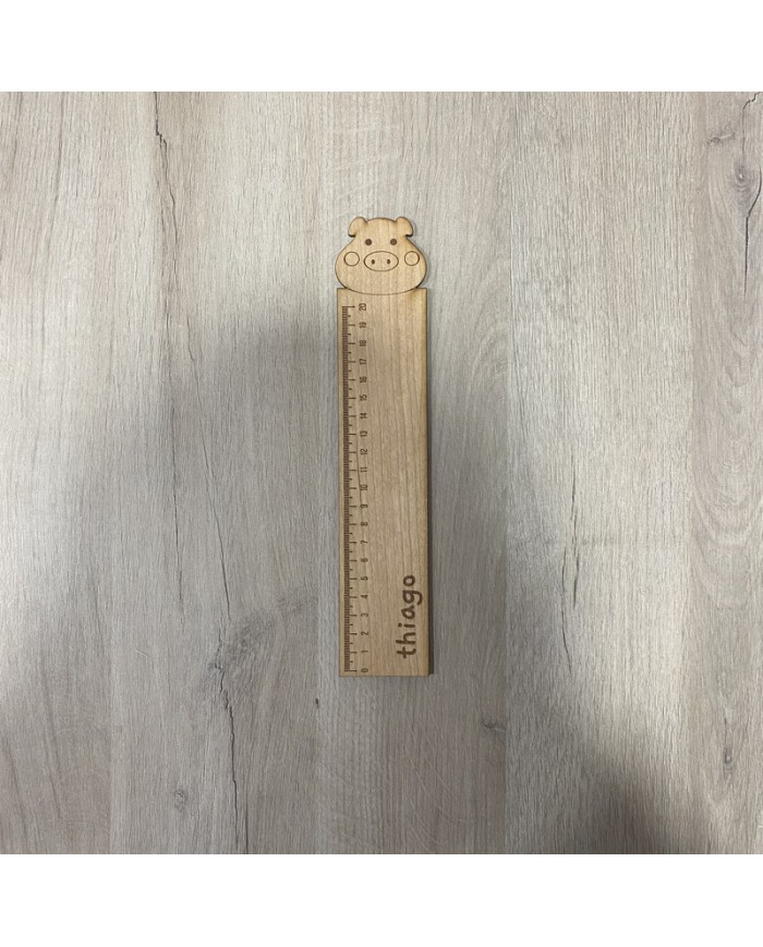 Regla de Madera de Cerdito con Nombre