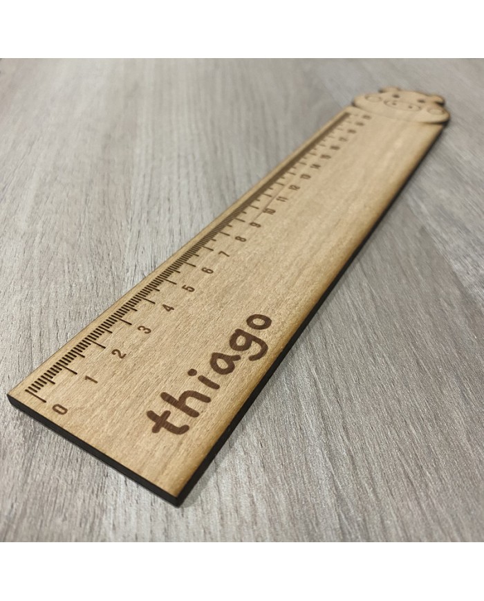 Regla de Madera de Cerdito con Nombre