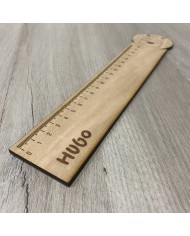 Regla de Madera de León con Nombre