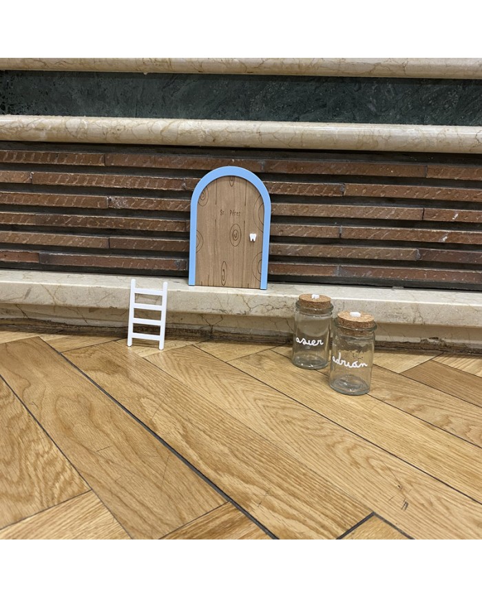 Puerta con Escalera para El Ratoncito Pérez y Bote con Nombre para Diente