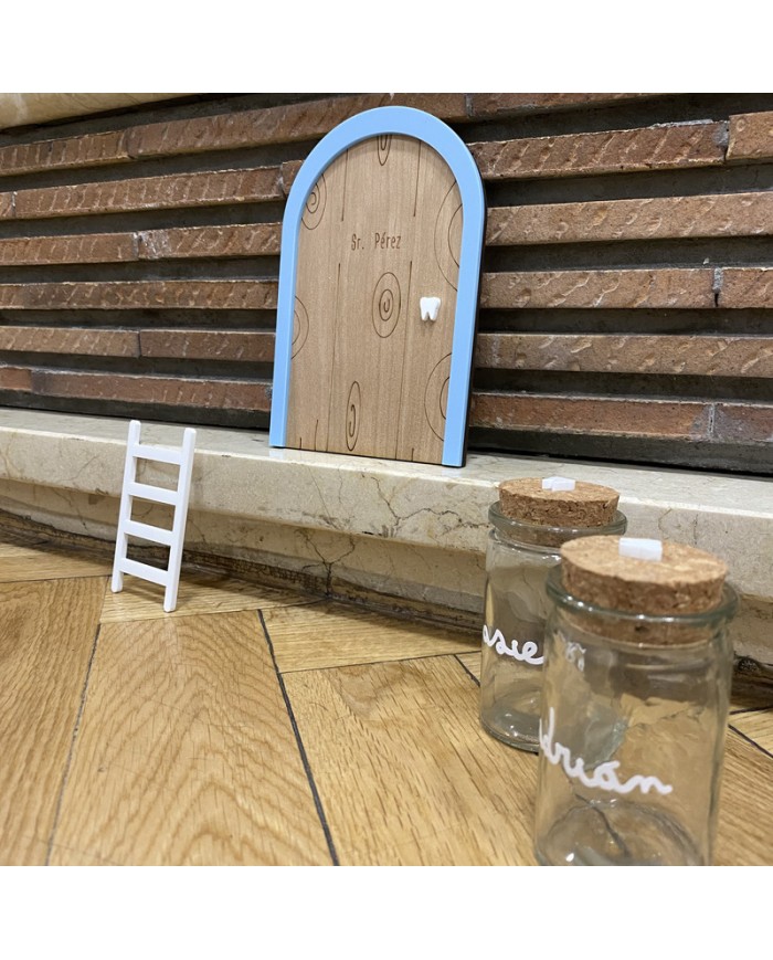 Puerta con Escalera para El Ratoncito Pérez y Bote con Nombre para Diente