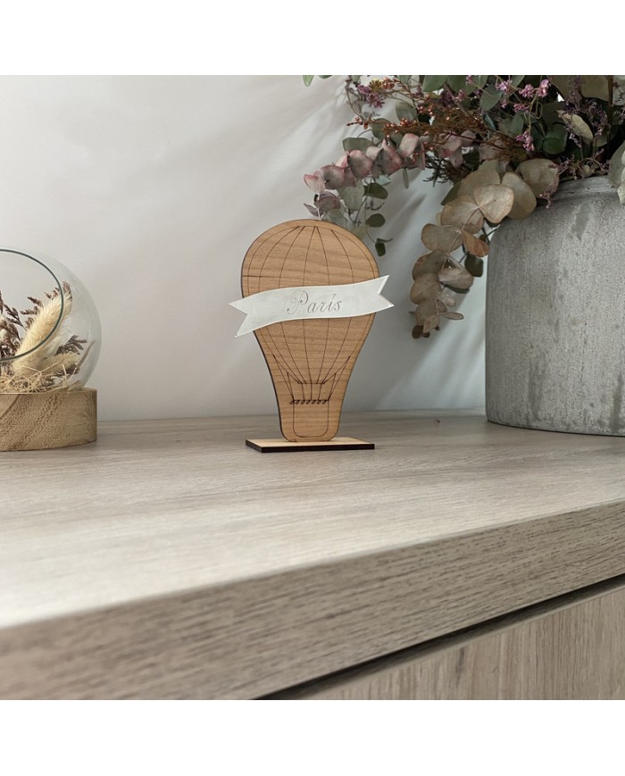 Mesero Globo Aerostático con Ciudad Mesero Globo Aerostático con Ciudad