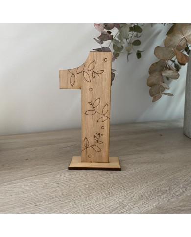 Mesero con Número Floral