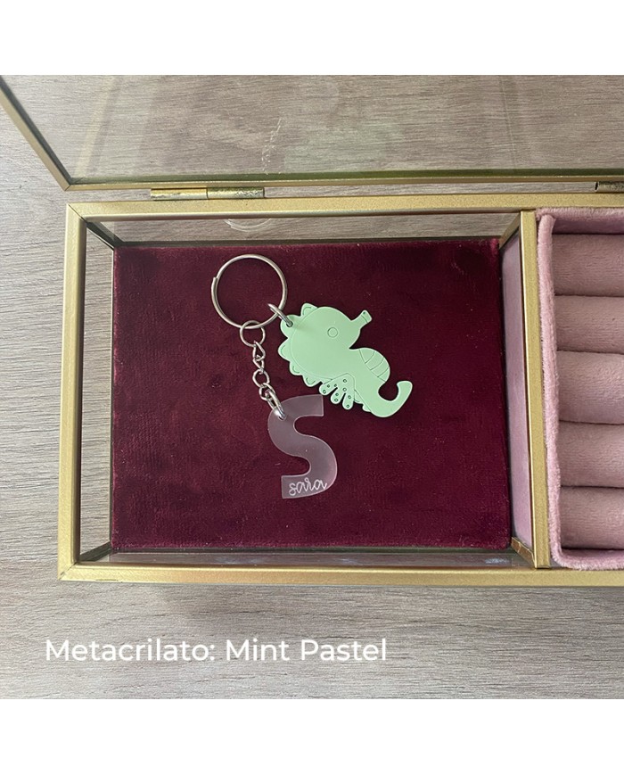 Llavero Inicial con Nombre Grabado y Caballito de Mar