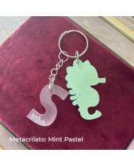 Llavero Inicial con Nombre Grabado y Caballito de Mar