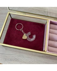 Llavero Inicial con Nombre Grabado y Colgante de Corazón Llavero Inicial con Nombre Grabado y Colgante de Corazón