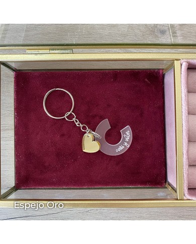 Llavero Inicial con Nombre Grabado y Colgante de Corazón