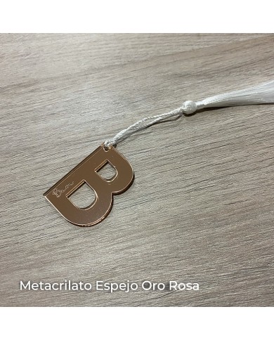 Marcasitios Inicial con Nombre Grabado y Borla