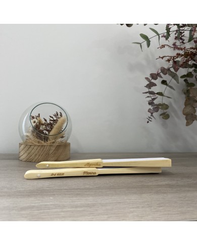 Abanicos de Madera y Papel con Nombre Grabado