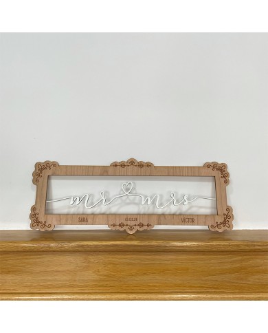 Photocall Vintage Mr&Mrs de Madera de Cerezo y Blanca con Nombre y Fecha Grabados Photocall Vintage Mr&Mrs de Madera de Cerezo y Blanca con Nombre y Fecha Grabados