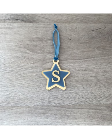 Adorno Navideño de Estrella de Metacrilatos Personalizado con Inicial Adorno Navideño de Estrella de Metacrilatos Personalizado con Inicial