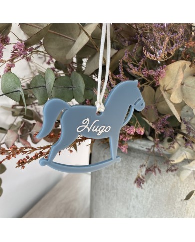 Bola de Navidad Caballito Balancín en Metacrilato con Nombre en Vinilo