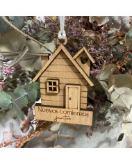 Adorno Navideño en Forma de Casa de Madera Personalizada