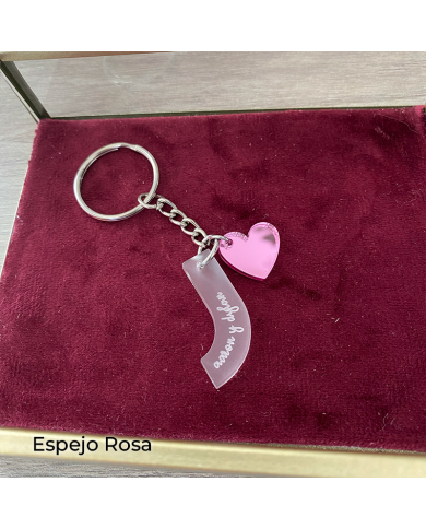 Llavero Inicial con Nombre Grabado y Colgante de Corazón Llavero Inicial con Nombre Grabado y Colgante de Corazón