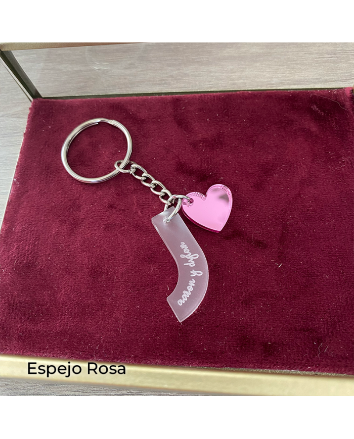 Llavero Inicial con Nombre Grabado y Colgante de Corazón Llavero Inicial con Nombre Grabado y Colgante de Corazón