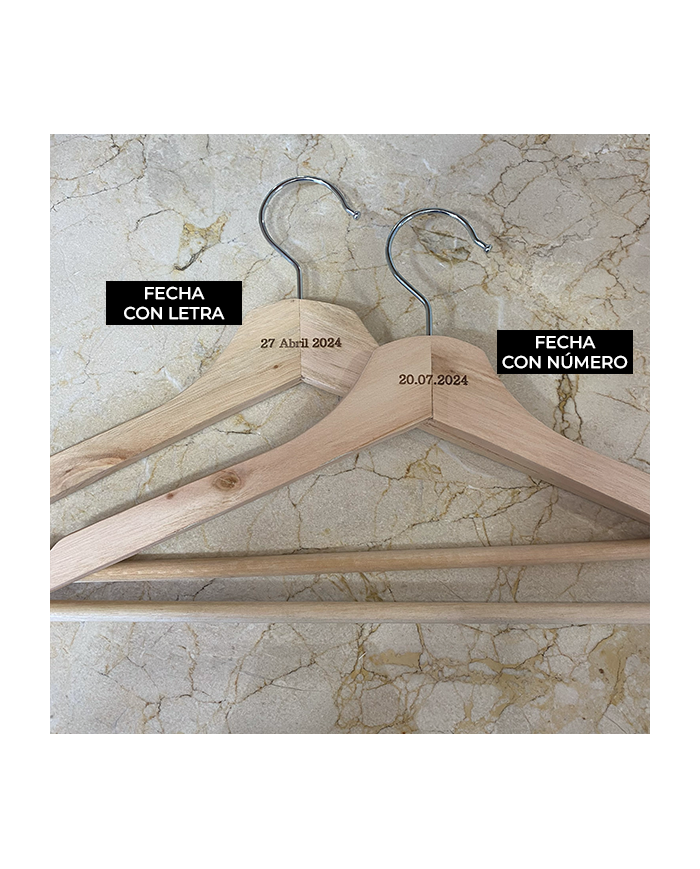 Percha con Perlas en color natural, Nombre en Vinilo Percha con Perlas en color natural, Nombre en Vinilo