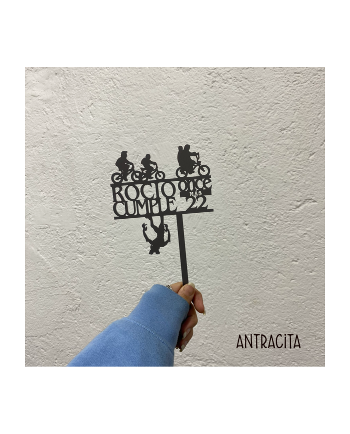 Topper Stranger Things con Nombre y Edad "Once más..."