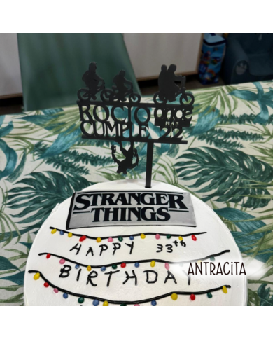 Topper Stranger Things con Nombre y Edad "Once más..."