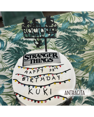 Topper Stranger Things con Nombre y Edad "Once más..."