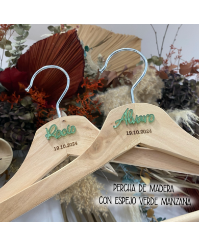 Percha Con Nombre en Metacrilato y Fecha Grabada para Bodas