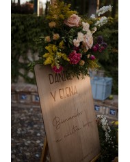 Cartel de madera "Bienvenidos a nuestra boda"