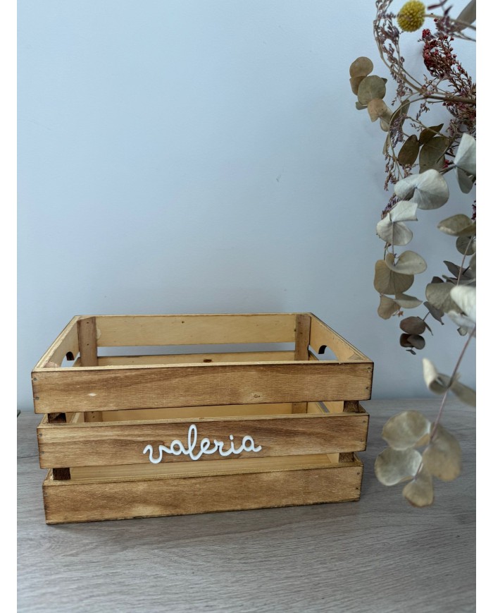 Caja de madera con nombre