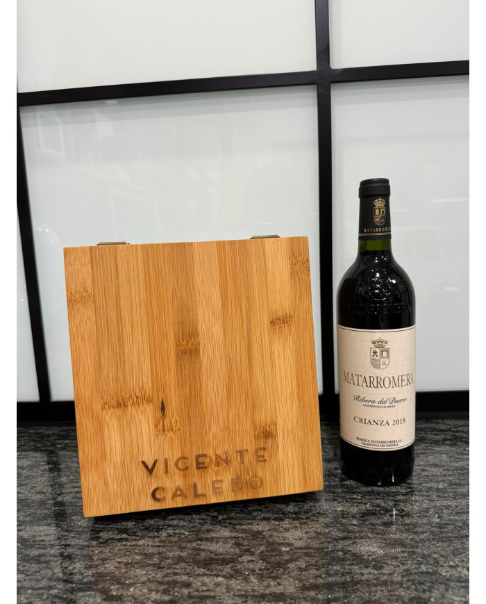 CAJA 2 COPAS DE VINO Y SACACORCHOS CON NOMBRE Y APELLIDO GRABADO