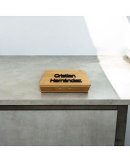 DOMINÓ CAJA MADERA CON PIEZAS BLANCAS, NOMBRE Y APELLIDO