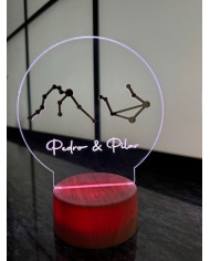 LAMPARA CONSTELACIONES CON 2 NOMBRES, BASE INALAMBRICA EFECTO MADERA