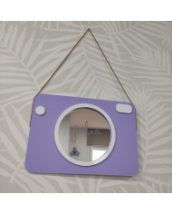 Espejo con forma de cámara con nombre grabado