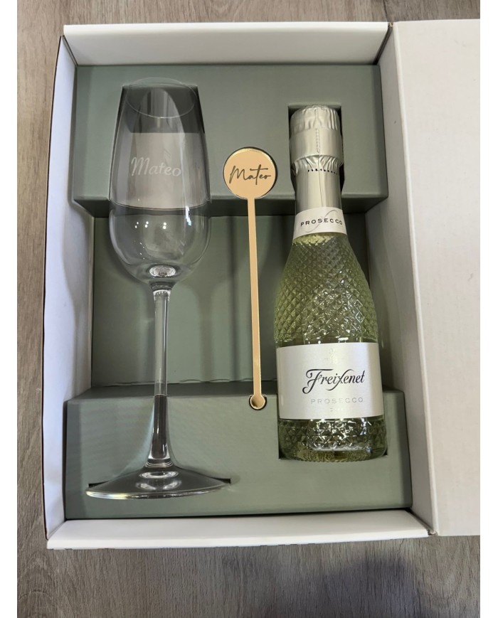 CAJA NAVIDEÑA CAVA DORADO CON NOMBRE