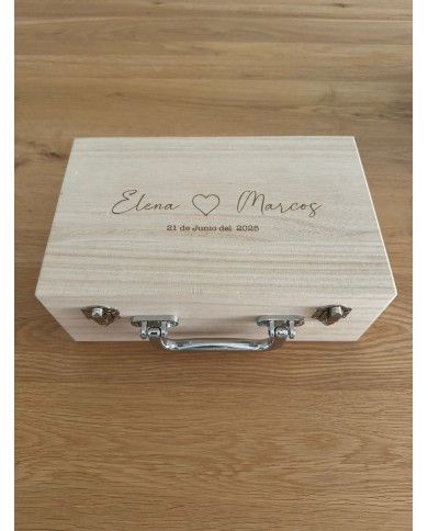CAJA MALETIN BODA JUST MARRIED CON 2 NOMBRES Y FECHA CAJA MALETIN BODA JUST MARRIED CON 2 NOMBRES Y FECHA