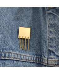 Pin Cuadrado con Cadenas